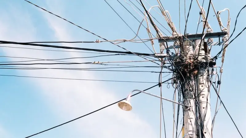 I cavi elettrici non reggono più il caldo
