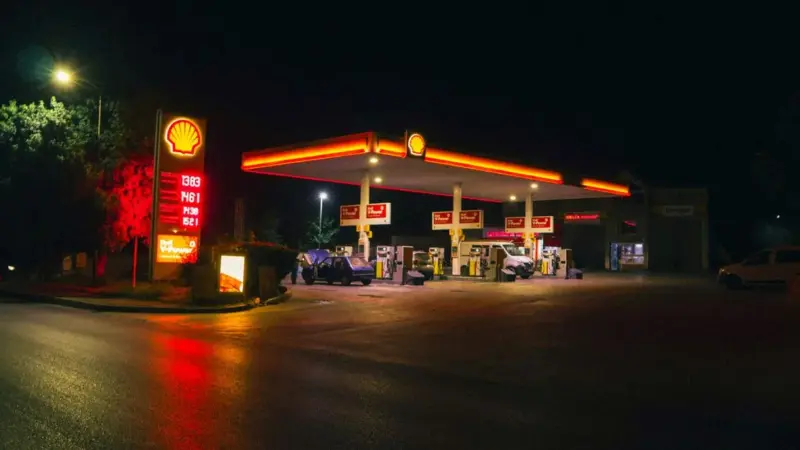 I prezzi della benzina in Italia corrono più che in Europa