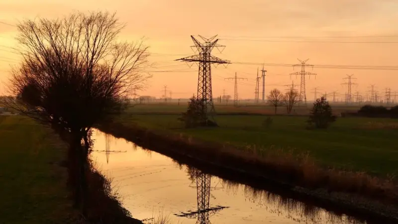 Il piano Ue per l'elettrificazione punta a dimezzare la bolletta del gas