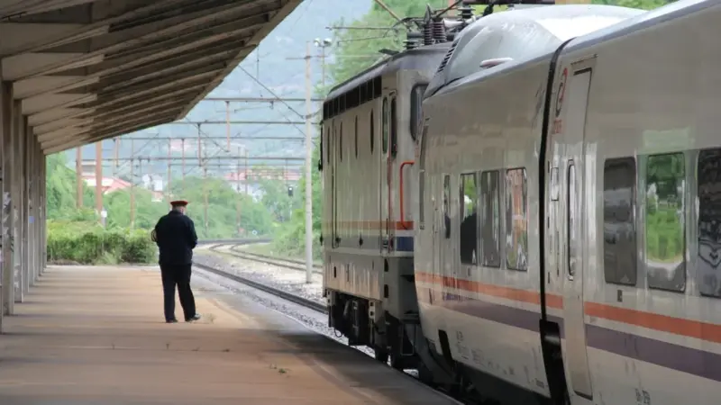 In Sardegna sta per arrivare il primo treno a idrogeno a scartamento ridotto del mondo