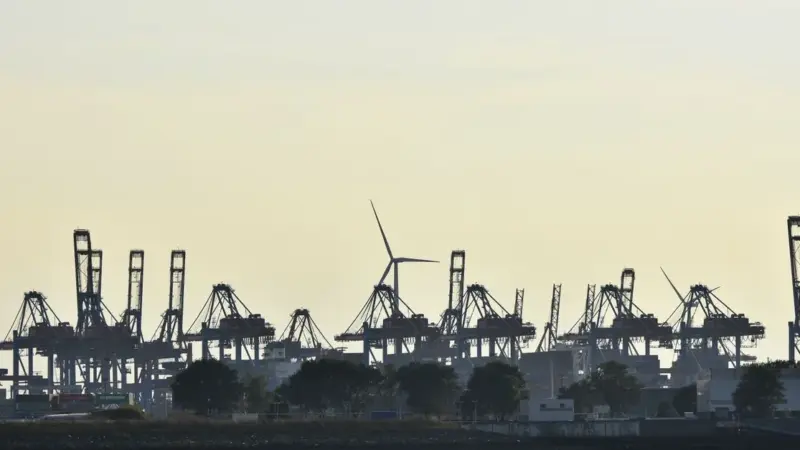 La Francia ha scelto cinque porti per l'eolico galleggiante