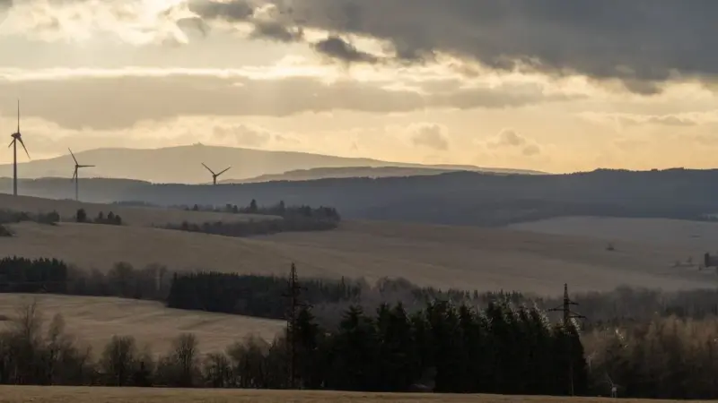 La vendita di un parco eolico in Romania pesa sulle bollette inglesi