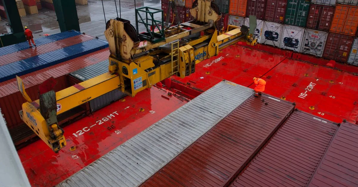 STAR T-285, il dettaglio che cambia lo stoccaggio ceco: 93% di efficienza in un container da 20 piedi