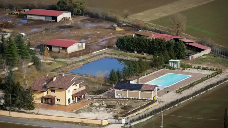 Il Club Natació Barcelona scalda le piscine con il sole