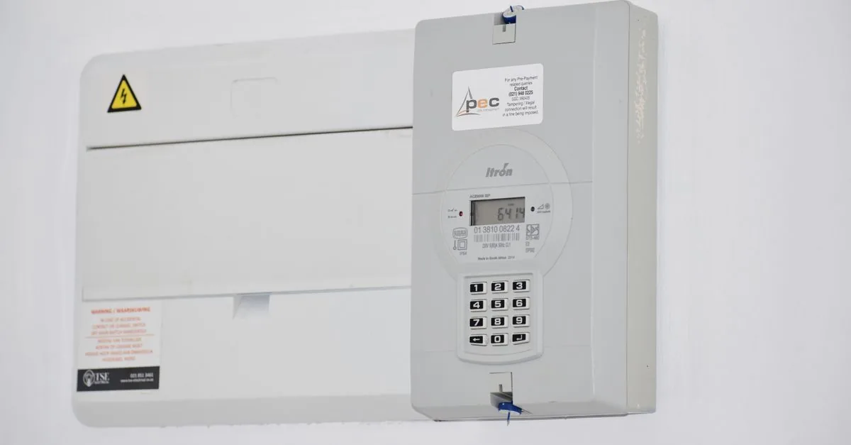 Il sole sta rendendo l'elettricità sempre meno pagata
