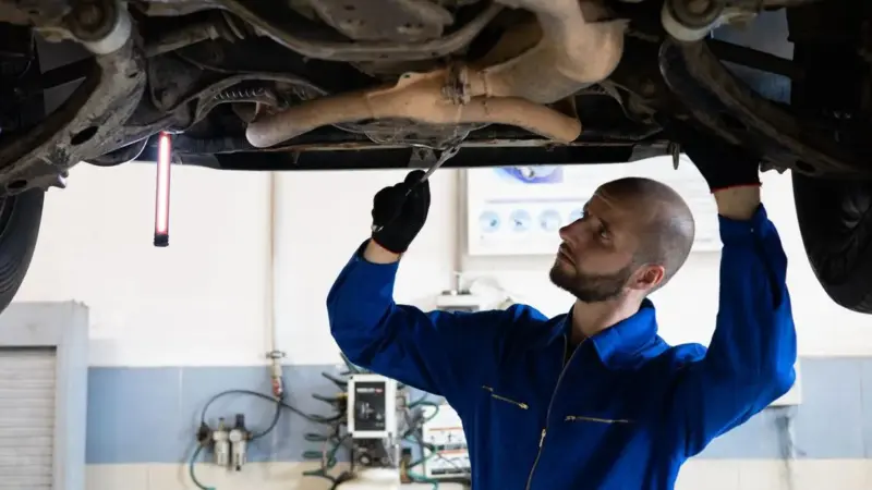 La Commissione europea ha riscritto il divieto del 2035