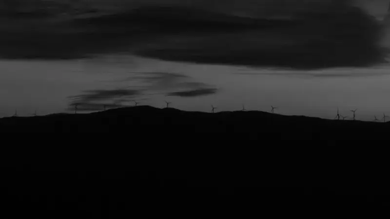 La Gran Bretagna ha trovato le batterie per il vento di notte