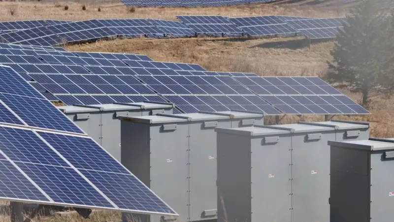 La partita dei 2,7 GW di accumulo si gioca in Puglia