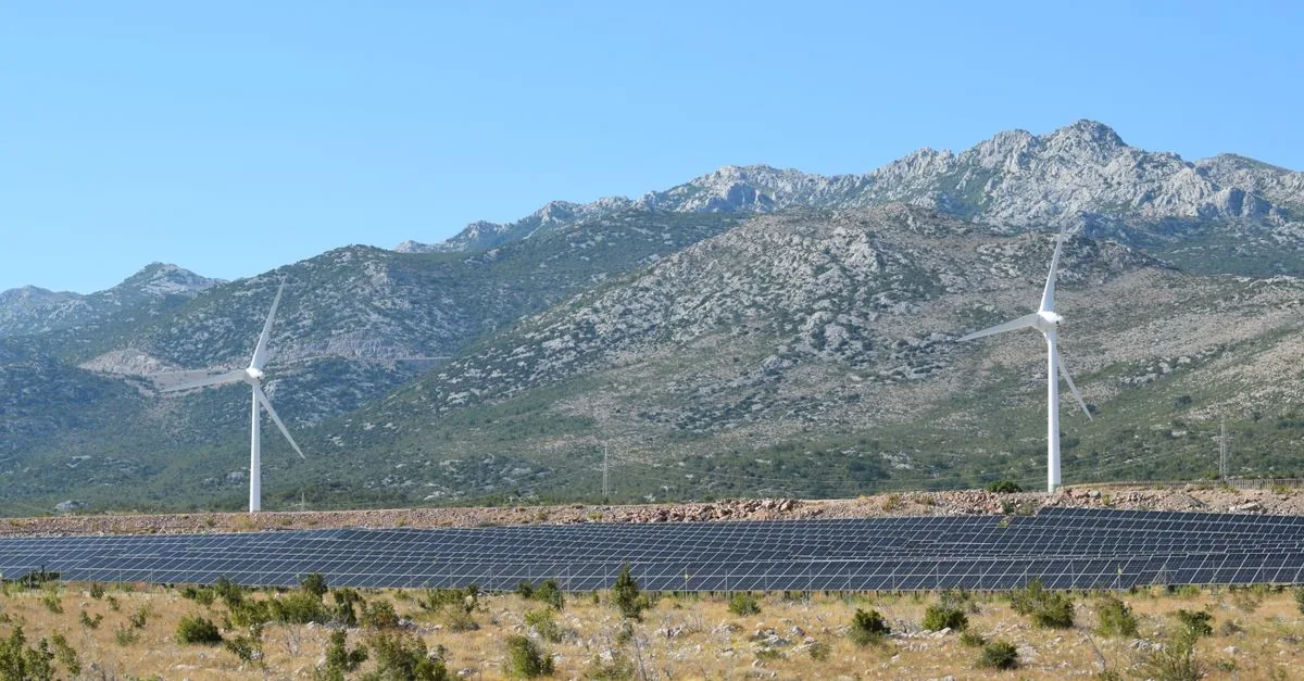 TotalEnergies compra le rinnovabili di Shell e ne vende metà a KKR