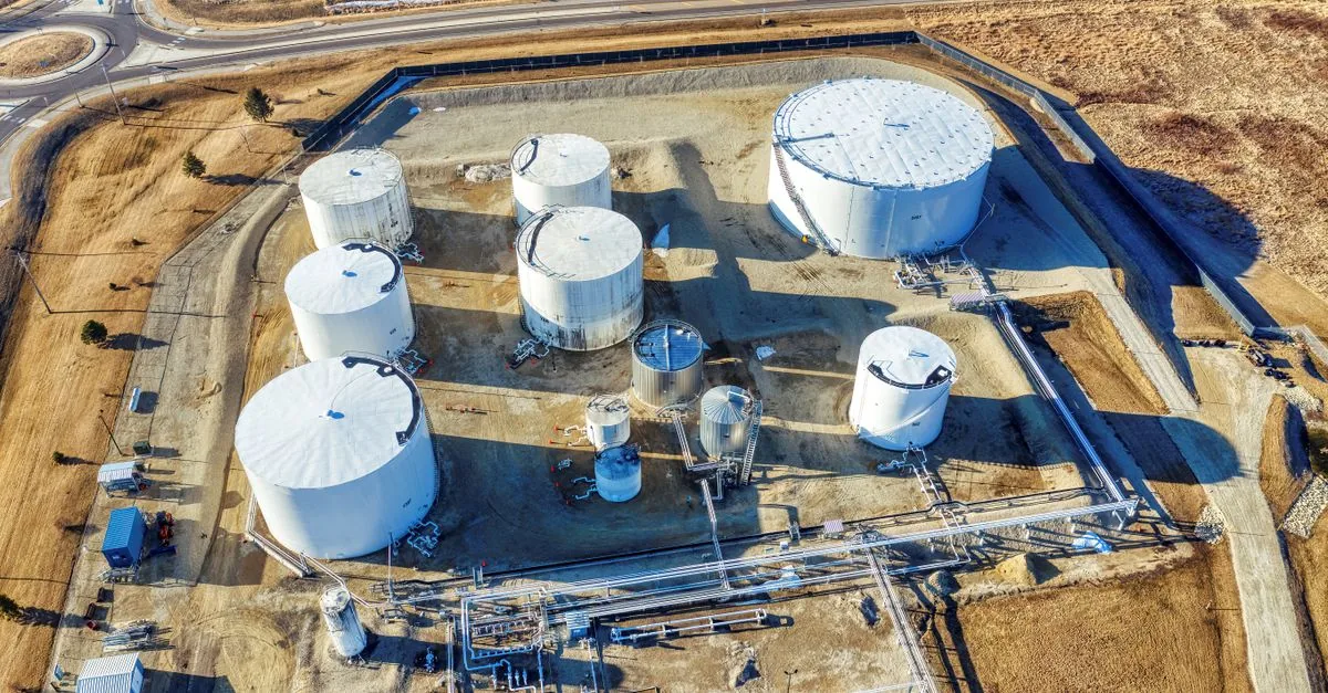 TotalEnergies ha lasciato Arctic LNG 2 ma aspetta 1,3 miliardi